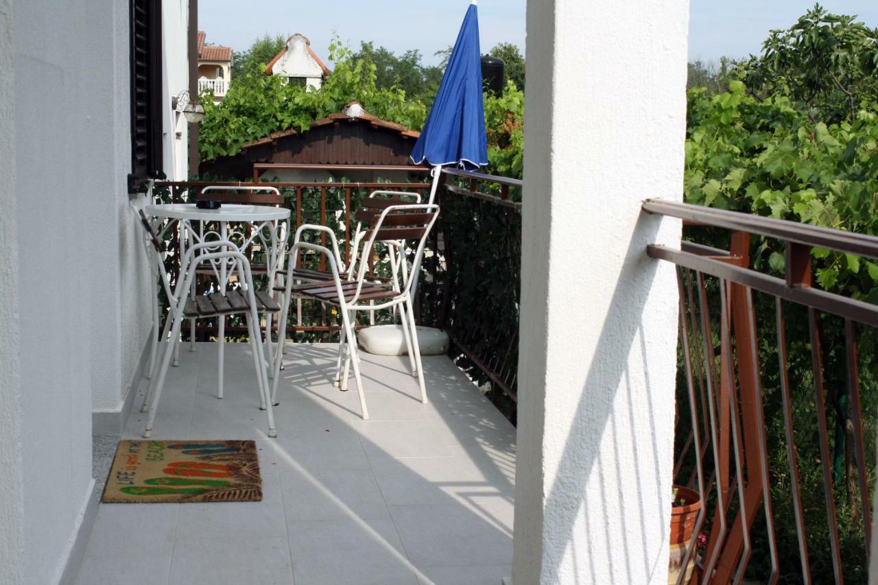 Apartment Vera Umago Exterior foto